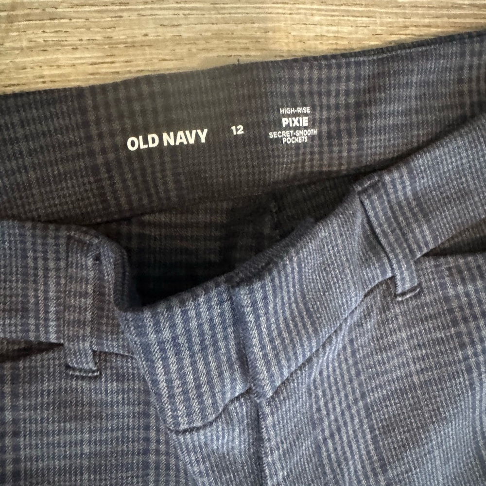Old Navy Navy High rise Plaid Pixie Pants with pockets size 12 - Picture 2 of 7